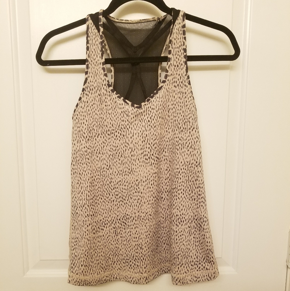 Lululemon top size 6